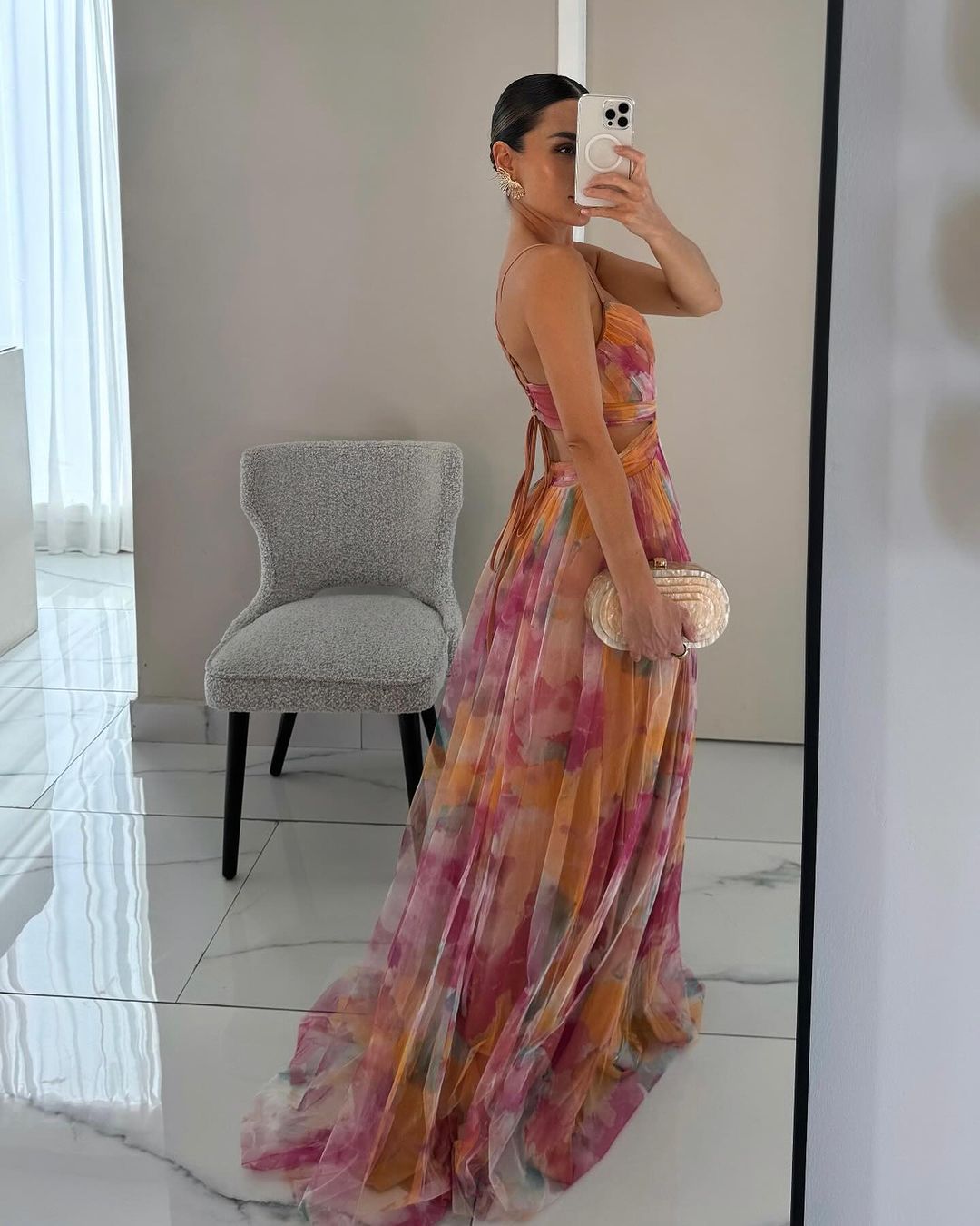 Charming flowy floral print maxi dress with V-neck for women